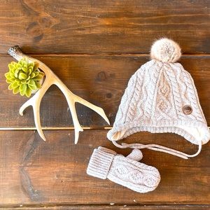 H & M cable knit hat & mitten set